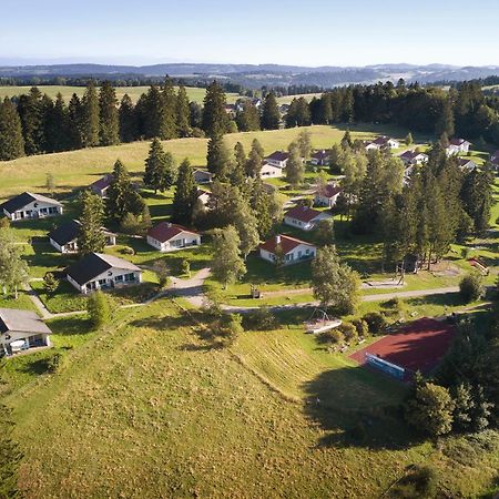 Reka-Feriendorf Montfaucon Buitenkant foto
